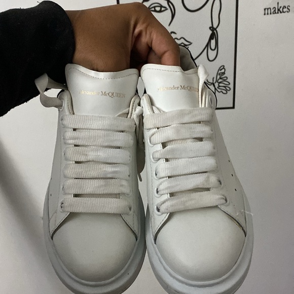 Alexander McQueen - Picture 2 of 3